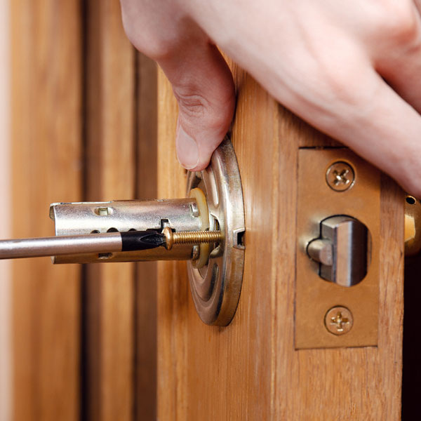 Door Knobs Installation